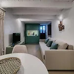 Predio Da Estacao * Oporto